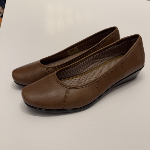 Eastland Shoes - Brown Leather Eastland Hannah 3154-04 Women's Sz 9 Soft Leather Ballet Wedge